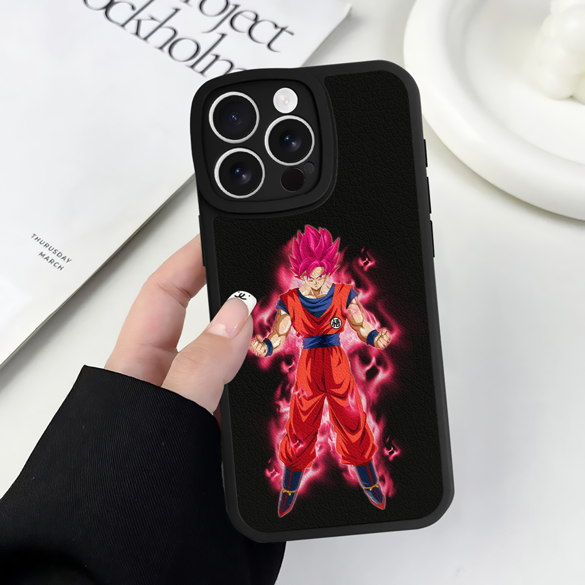 （画像用） ドラゴンボール 孫 悟飯（そんごはん）DRAGON BALL Son Gohan 【iPhone 16シリーズ対応】シリコンスマホケース（レザー調） 材質：シリコン